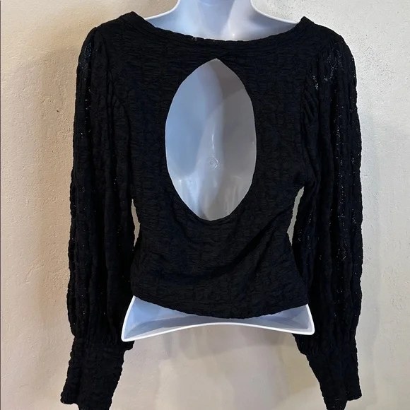 Free people, black top, poofy  sleeves, lined torso, size large, open back - Picture 3 of 9